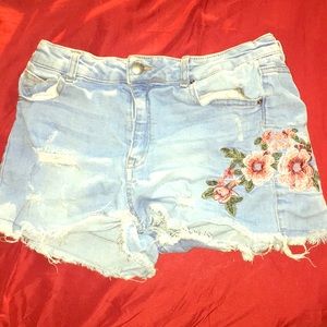 Wax jean brand jean shorts🌸